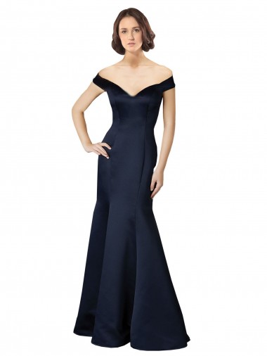 Vendeurs de Bleu marine foncé Sirène Épaule Dénudée Col V Satiné Longue Robes demoiselle d'honneur / Robes de bal