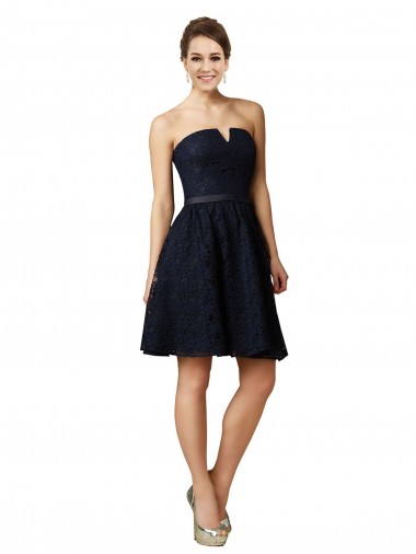 Vendeurs de Bleu marine foncé Trapèze Col V Dentelle Courte Robes demoiselle d'honneur / Robes de cocktail