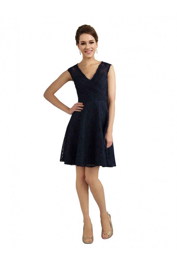 Vendeurs de Bleu marine foncé Trapèze Col V Dentelle Courte Robes demoiselle d'honneur / Robes de cocktail