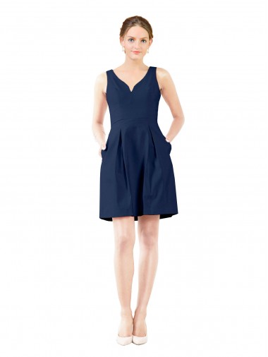 Vendeurs de Bleu marine foncé Trapèze Col V Satiné Courte Robes demoiselle d'honneur / Robes de cocktail