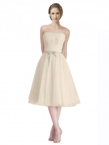 Vendeurs de Trapèze Sans bretelle Tulle Courte Robes demoiselle d'honneur / Robes de cocktail